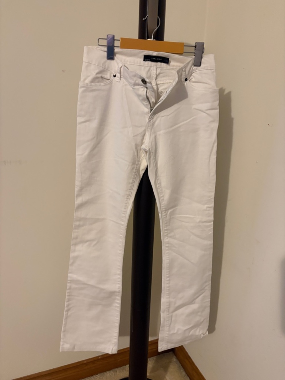 Zara Woman’s White Straight Jeans